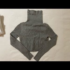 Cropped Grey Cable Abercrombie Sweater